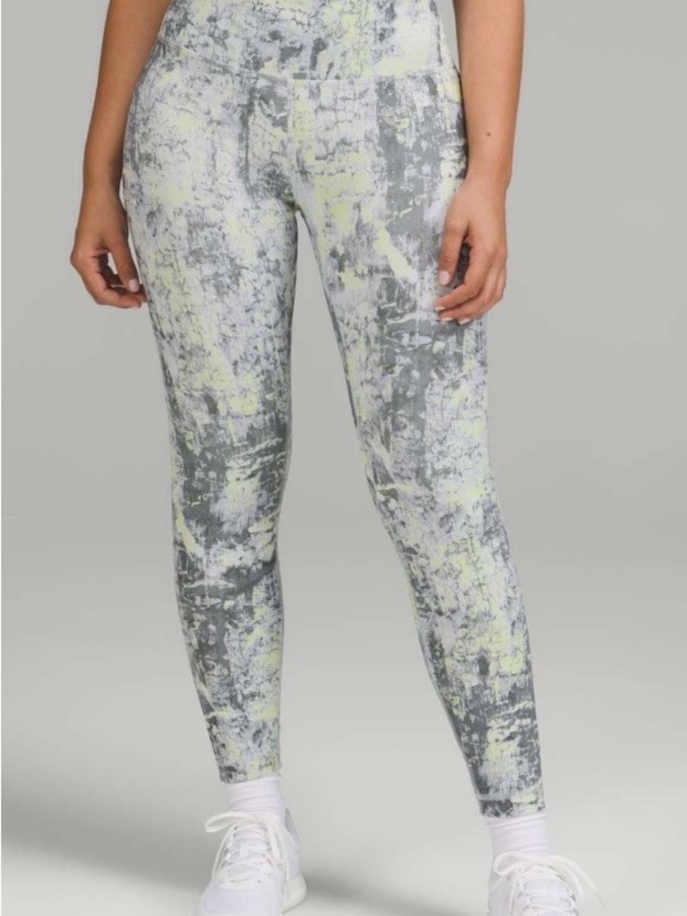 Lululemon Wunder Under (size 8)